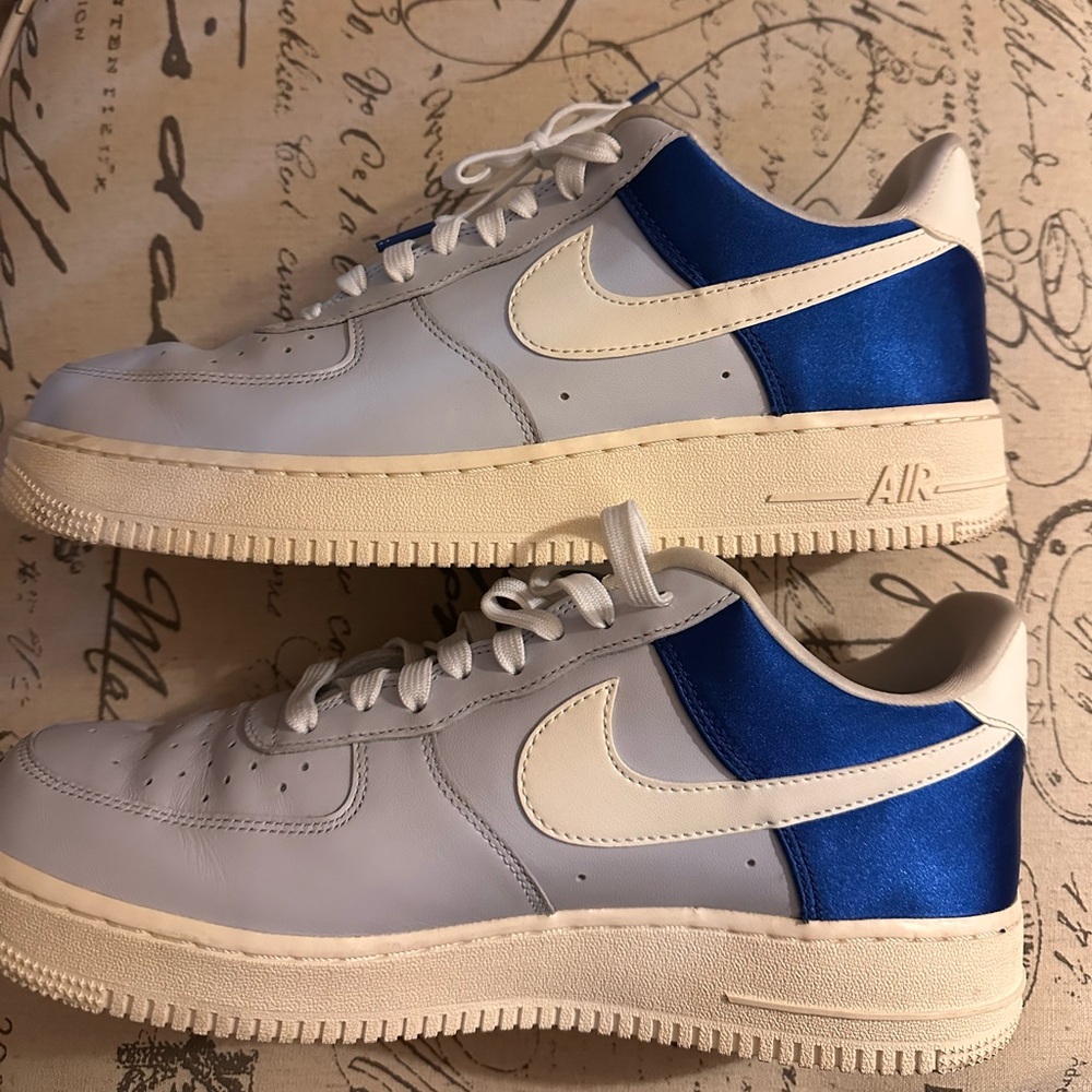 Worn Once - Nike Air Force 1 '07 QS "City Pride Toronto" 11.5 mens 13 women’s